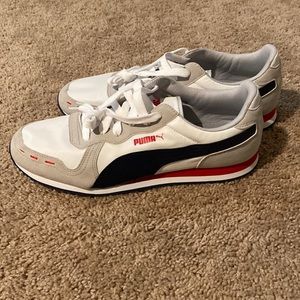 Mens Puma. Size 10.